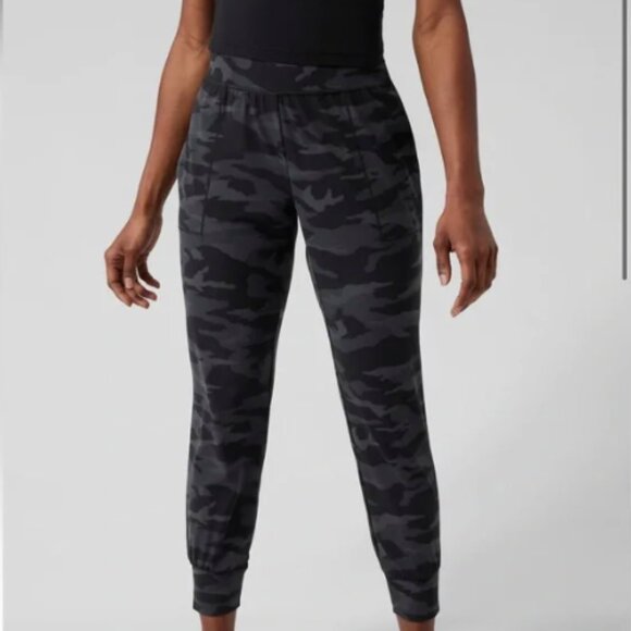 Athleta Pants - Athleta Salutation Gray Camo Jogger XL Tall